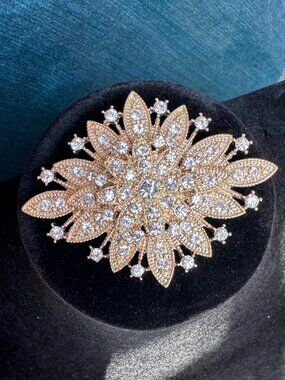 RJ Graziano Vintage Rhinestone Floral Starburst Gold Tone Brooch Pin